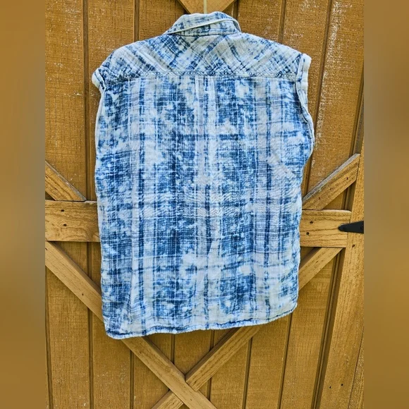 Love Fire Cotton Sleeveless Button Down Shirt Size Medium - Picture 5 of 5